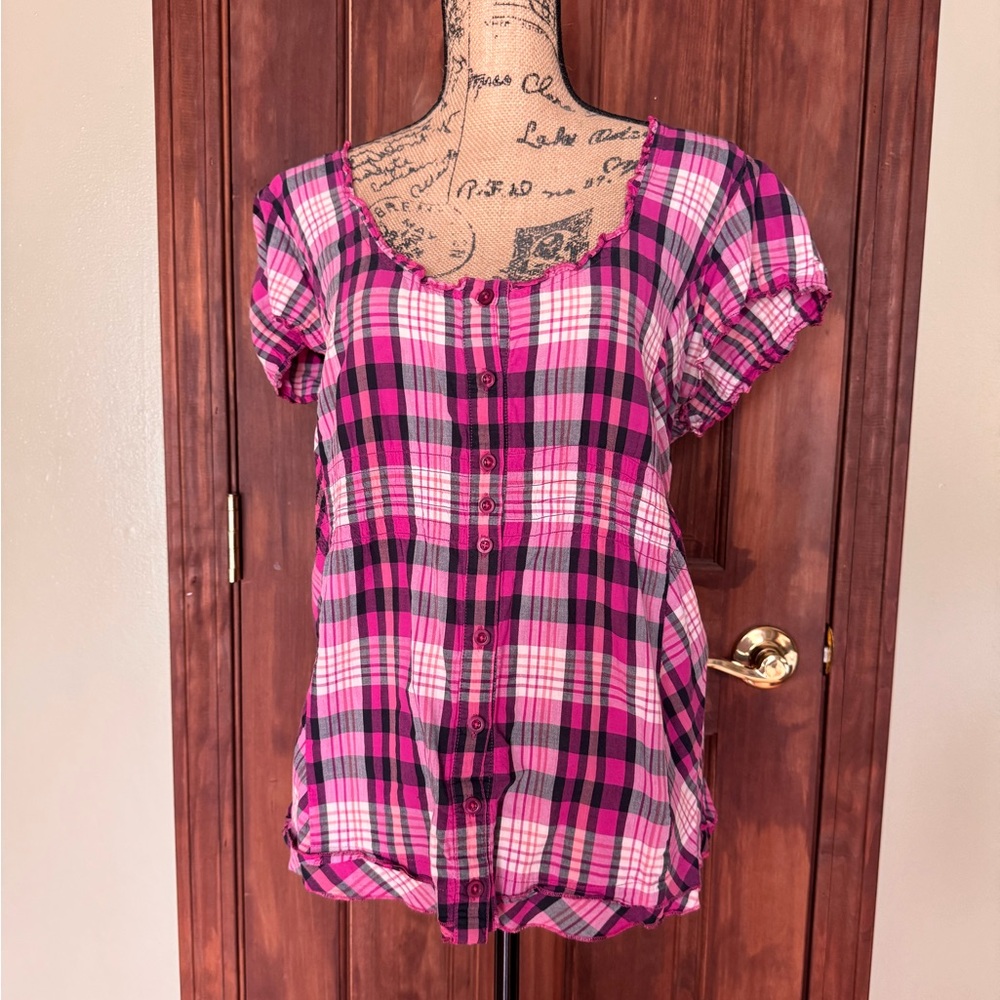 torrid short sleeved top size 1